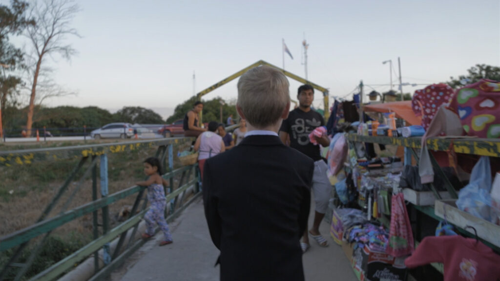 fragmento_de_documental_el_principe_de_nanawa_ange_de_espaldas